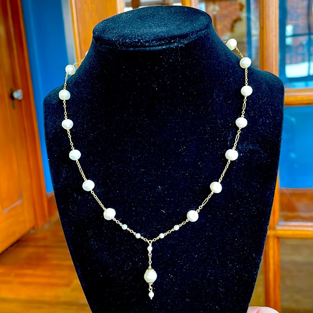 Gold and pearl necklace